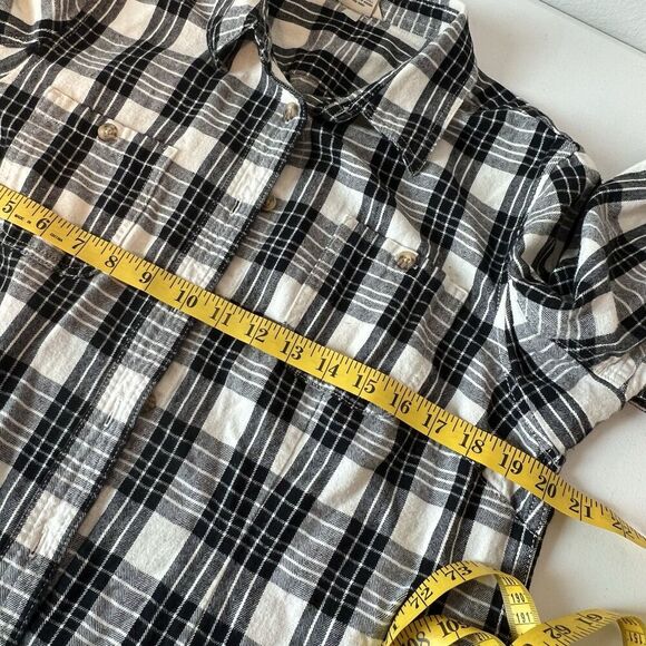 Duluth trading company black plaid flannel button down size Medium - Picture 7 of 9